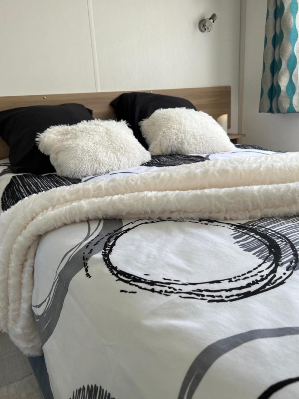 Mobil-Home 4 Etoiles Avec Piscine Proche De Blois オンザン エクステリア 写真
